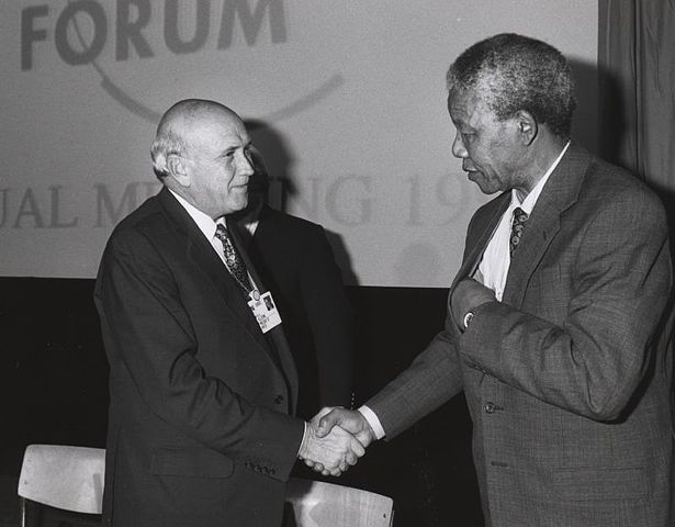 615px-Frederik_de_Klerk_with_Nelson_Mandela_-_World_Economic_Forum_Annual_Meeting_Davos_1992