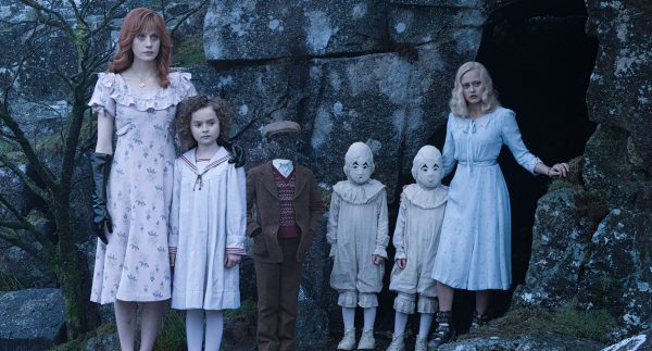 The peculiars meet Jake in the movie Miss Peregrine's Home for Peculiar Children