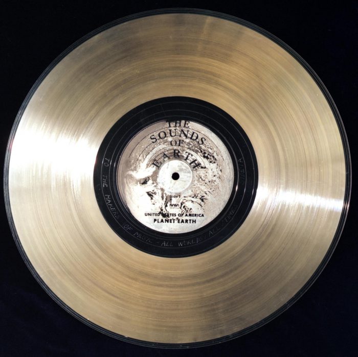 voyager 1 gold-record-display-10-5-1977_30214218763_o