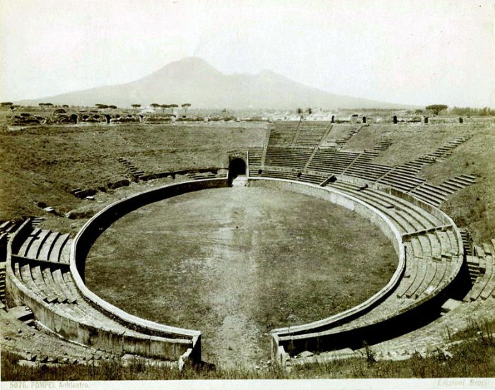 stonehenge amphitheatres