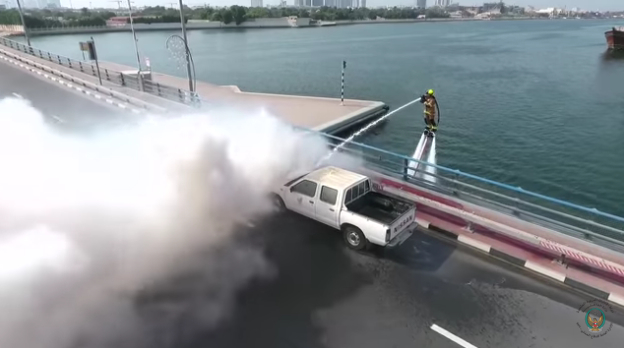 Here's what it's like to fly over Dubai with a jetpack