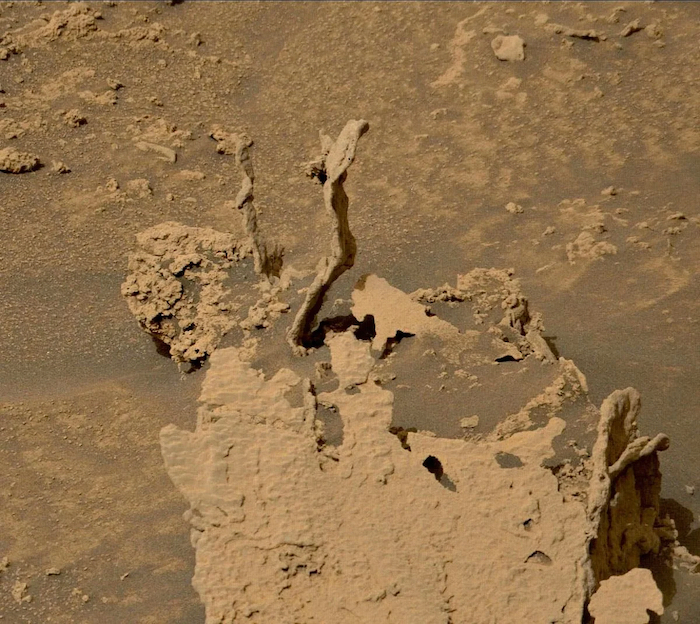 Curiosity finds curiously shaped Martian rocks